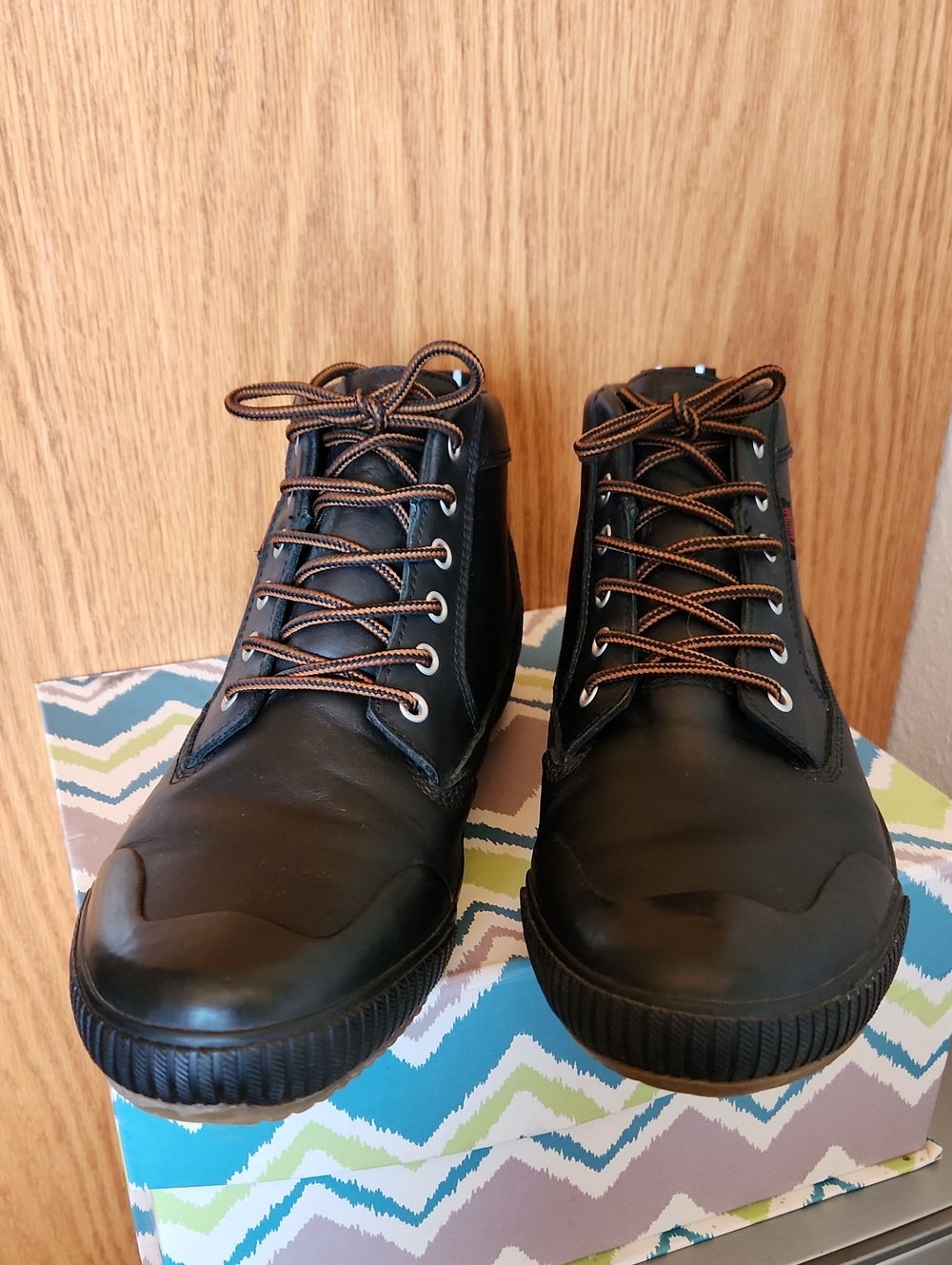 Men's Black Casual Lace-Up Boots with Brown Contrast Laces
